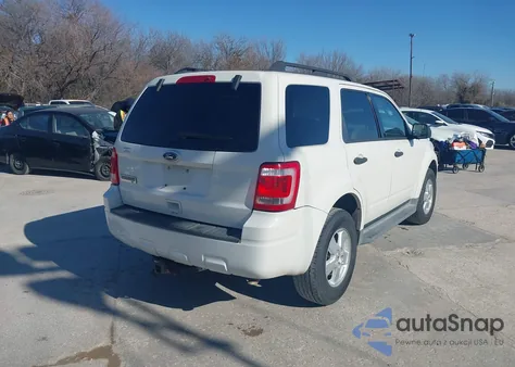 2011 Ford Escape Xlt z USA, uszkodzony, nr VIN 1FMCU0D76BKA87690